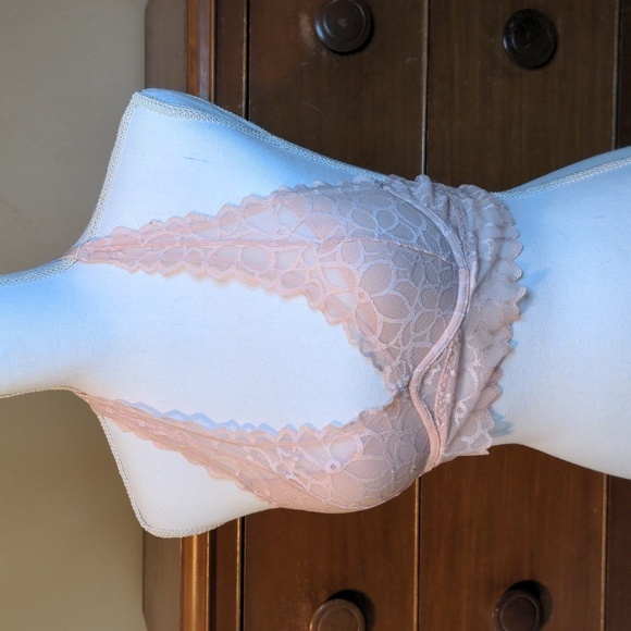 PINK VICTORIA'S SECRET XS push up LACE HALTER TOP-blush pink 🌞 Summer essential - Picture 2 of 12